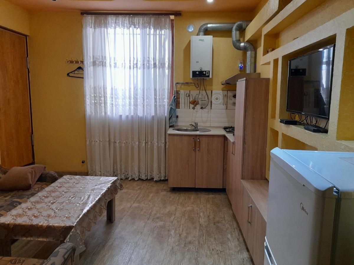 Guest House In Center Erevan Exterior foto
