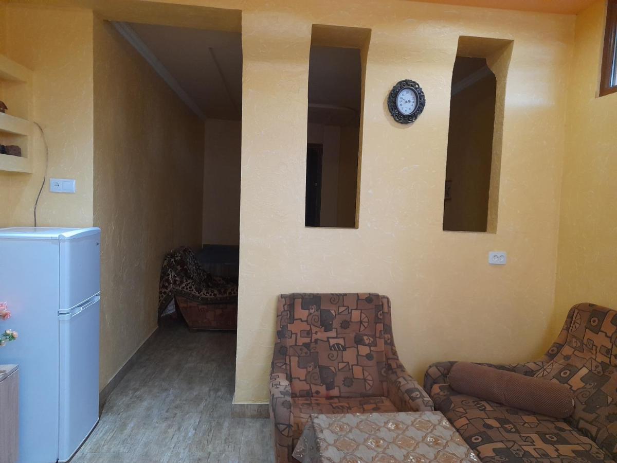 Guest House In Center Erevan Exterior foto