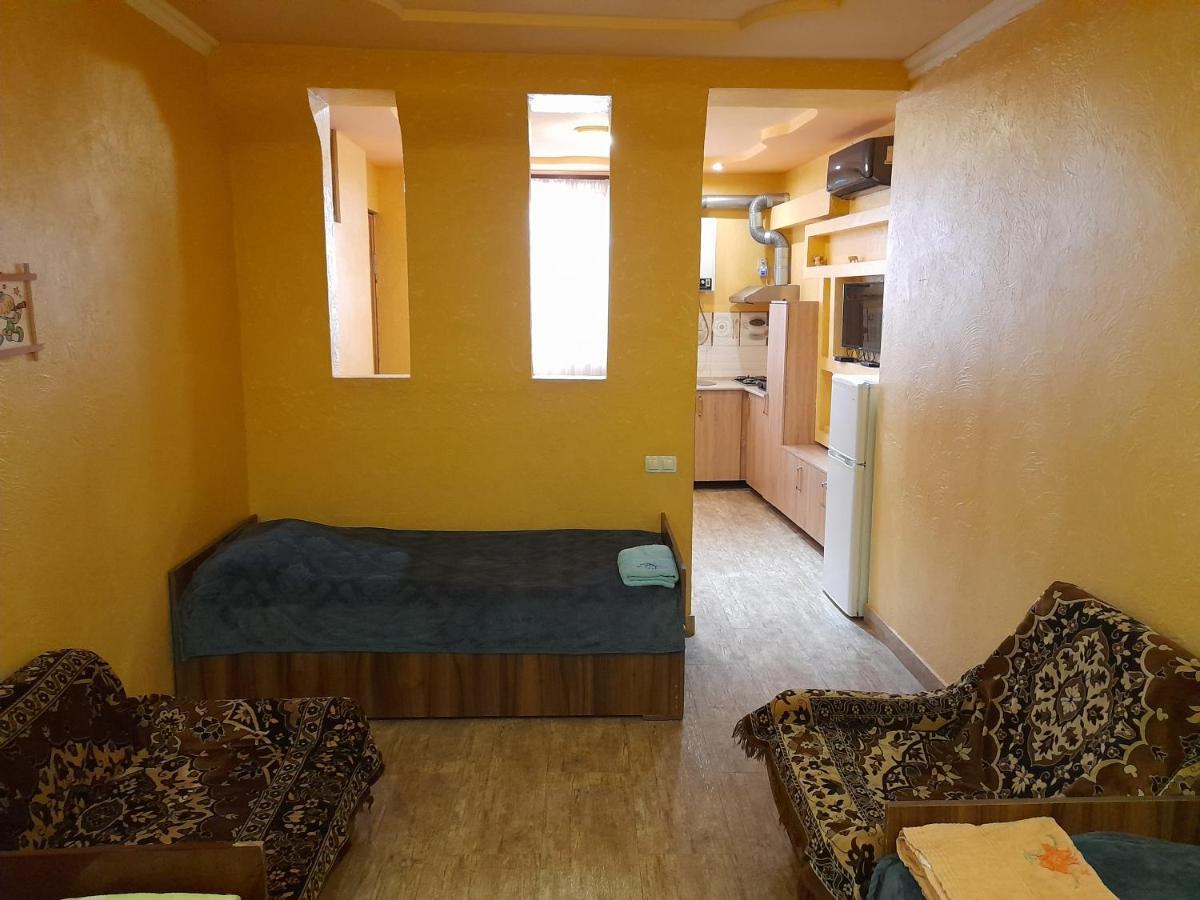 Guest House In Center Erevan Exterior foto