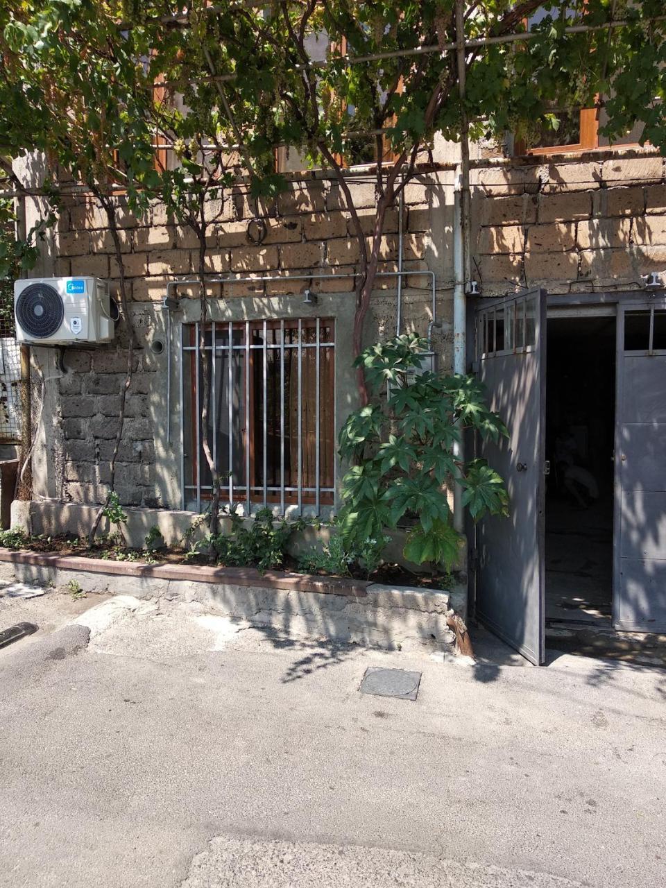 Guest House In Center Erevan Exterior foto